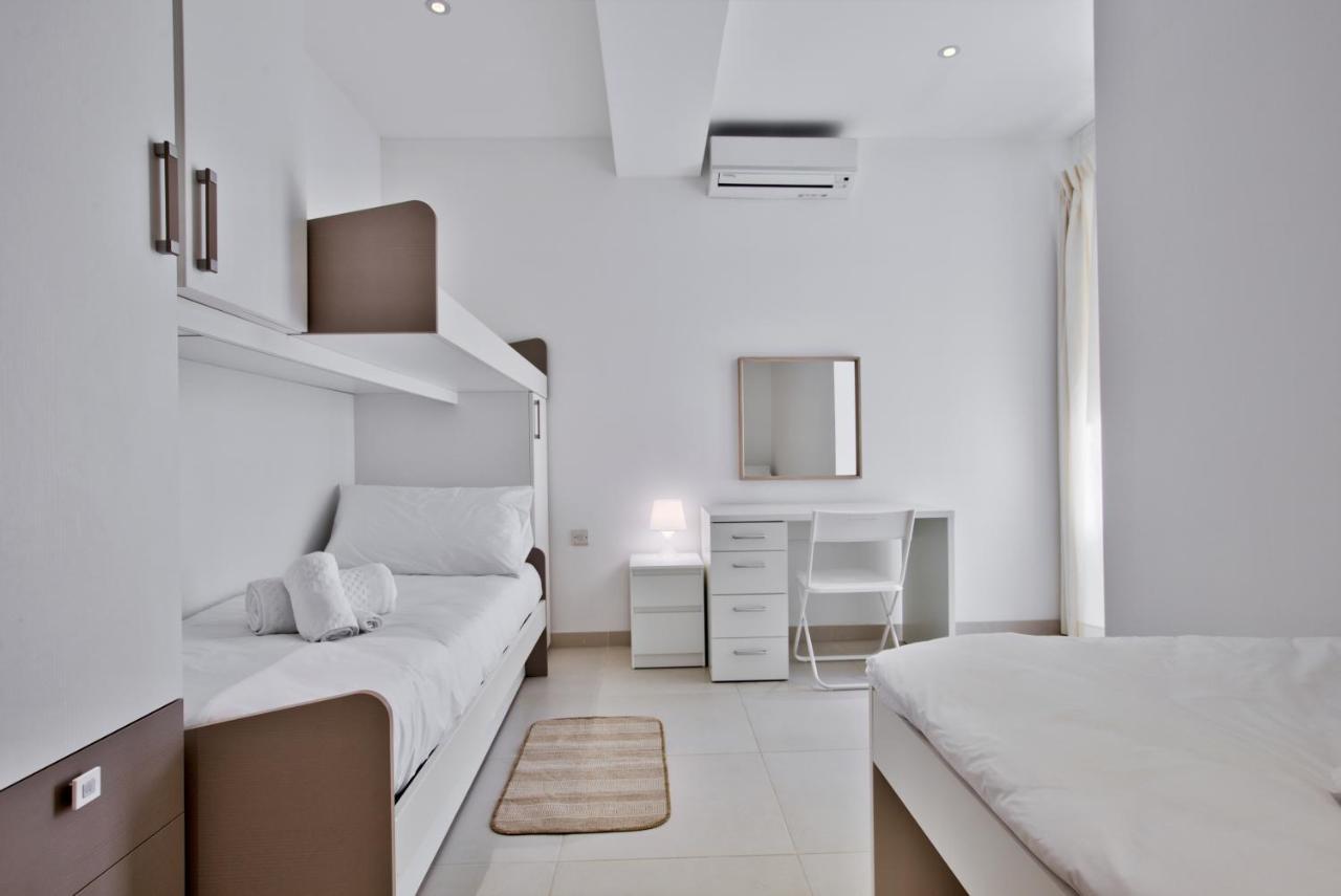 Apartment Bright And 2 Bedroom In