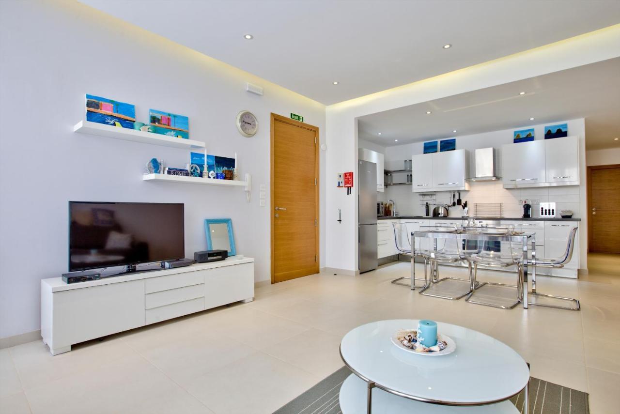 Apartment Bright And 2 Bedroom In
