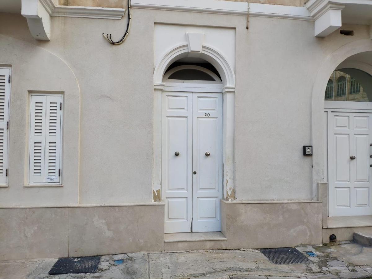 Bright And 2 Bedroom In